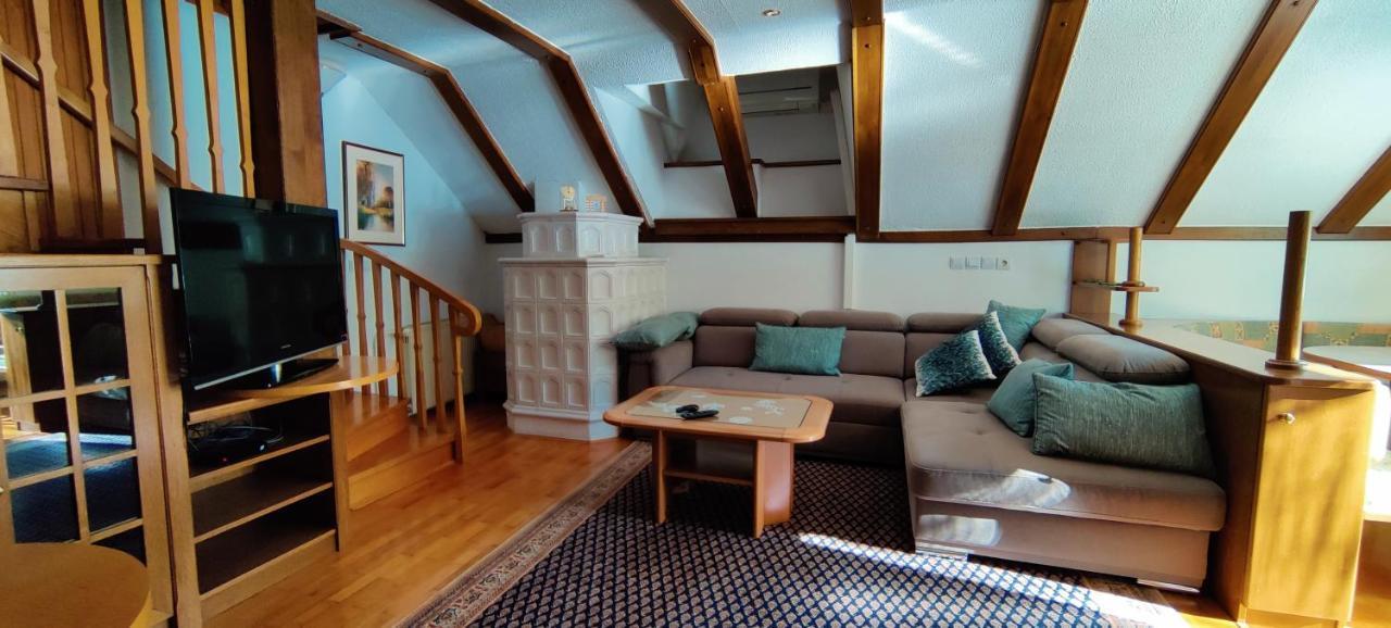 Guesthouse Pri Zalogarju Zelezniki Buitenkant foto