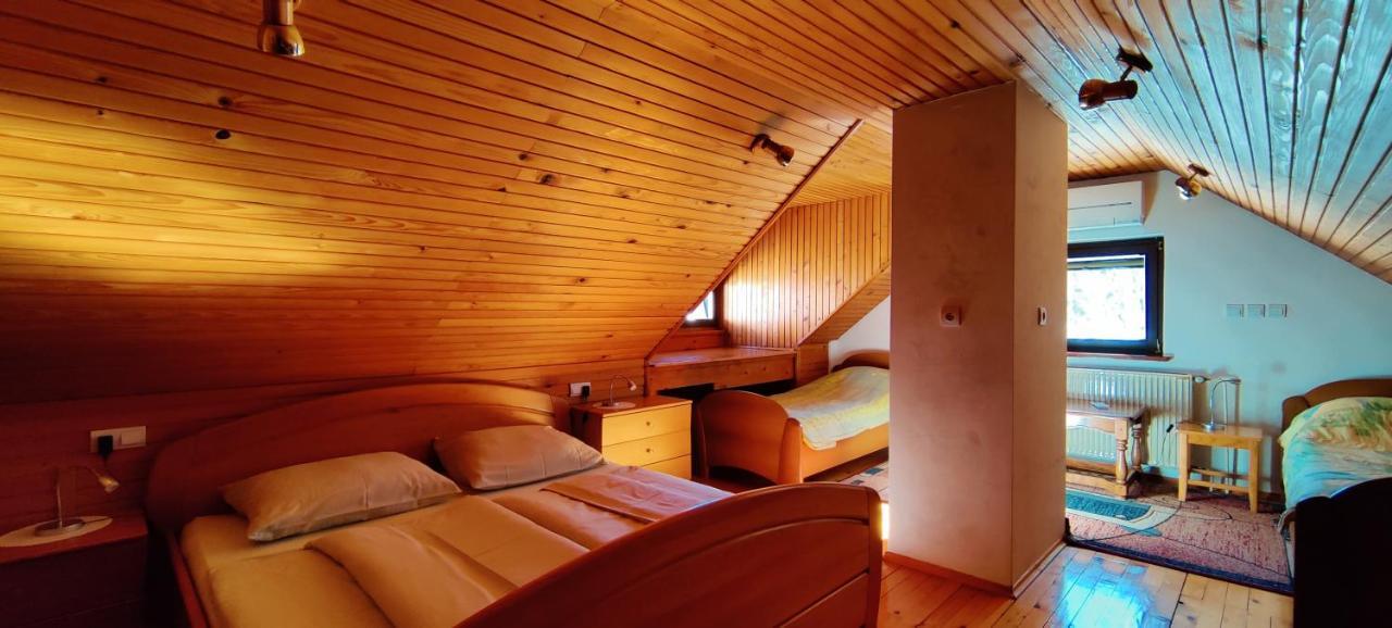 Guesthouse Pri Zalogarju Zelezniki Buitenkant foto