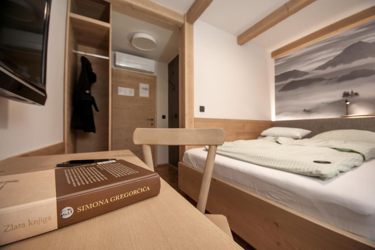 Guesthouse Pri Zalogarju Zelezniki Buitenkant foto
