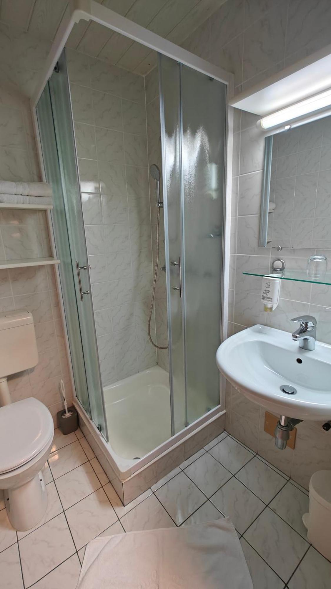 Guesthouse Pri Zalogarju Zelezniki Buitenkant foto