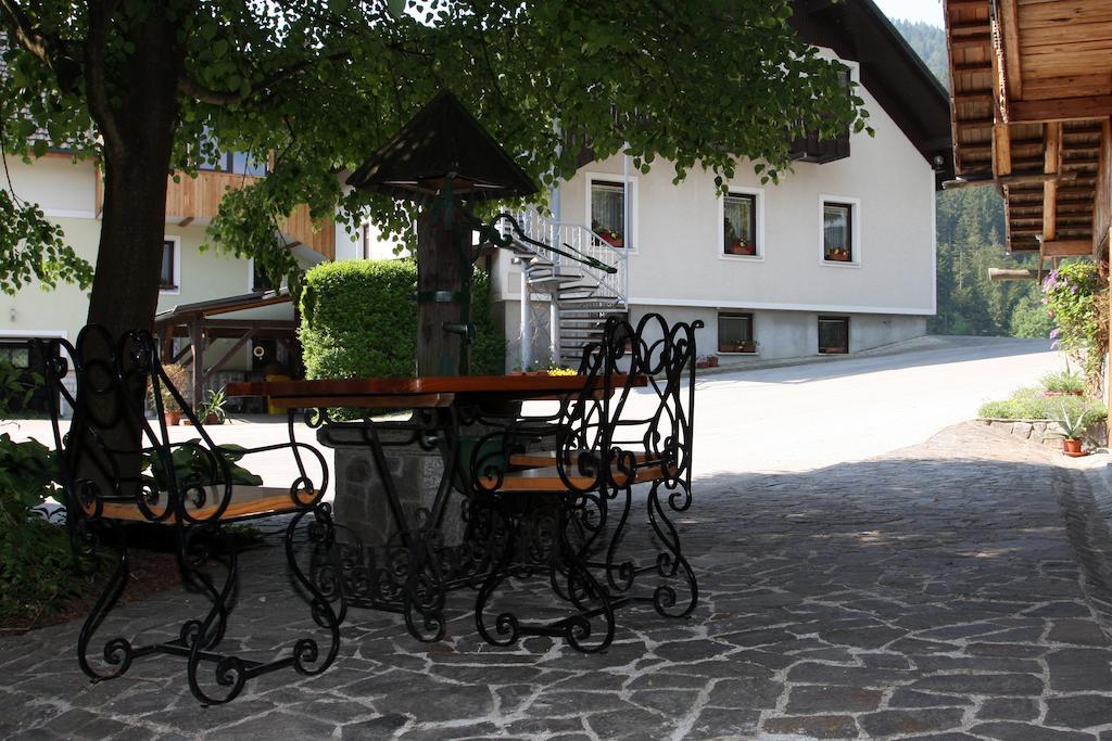 Guesthouse Pri Zalogarju Zelezniki Buitenkant foto