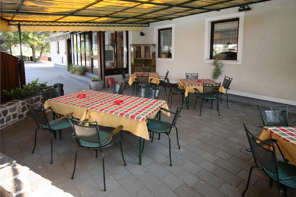 Guesthouse Pri Zalogarju Zelezniki Buitenkant foto