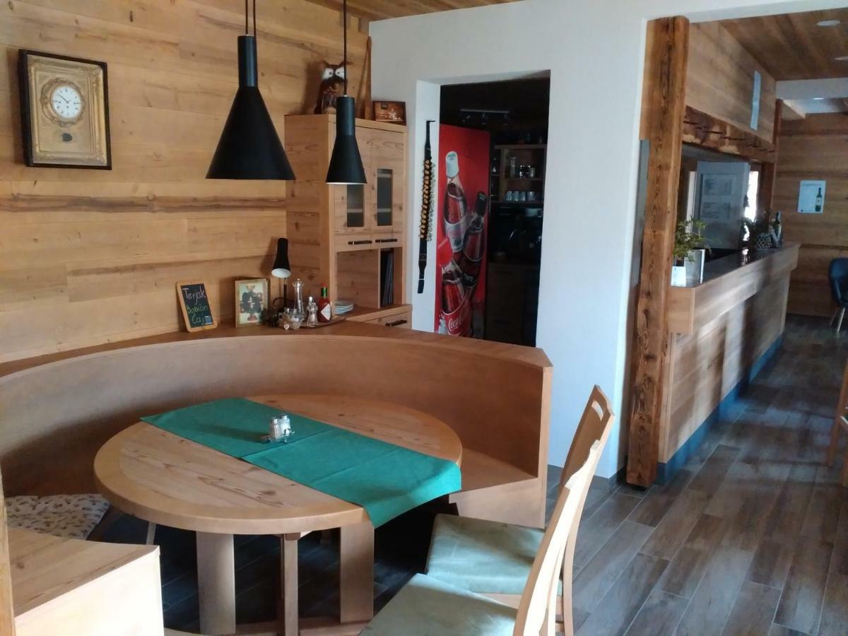 Guesthouse Pri Zalogarju Zelezniki Buitenkant foto
