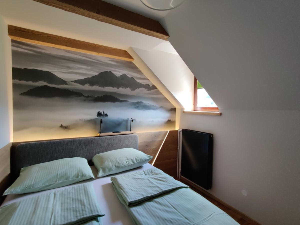 Guesthouse Pri Zalogarju Zelezniki Buitenkant foto